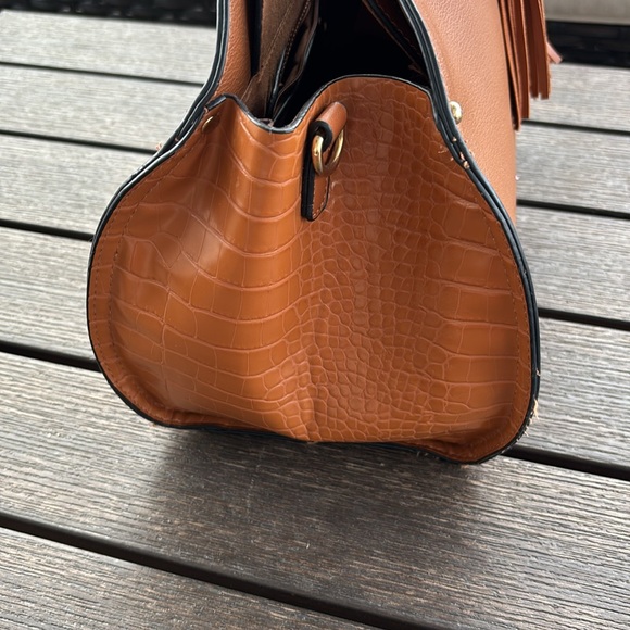 Camel Croc Pattern Satchel - Picture 2 of 6